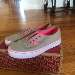 size 7 Vans like new